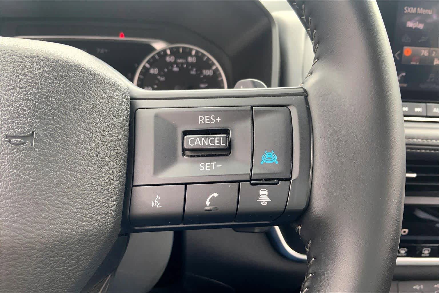 Used 2025 Nissan Rogue SV FWD image 25