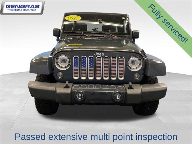 Certified 2017 Jeep Wrangler Unlimited Sahara w/ Connectivity Group AWD/4WD image 3