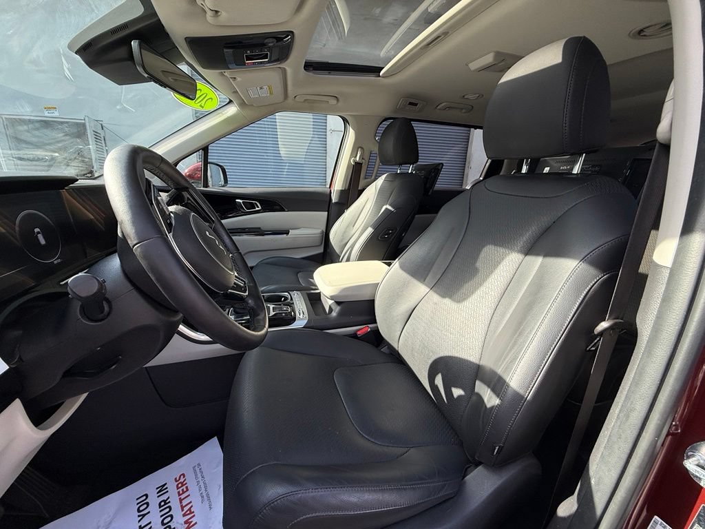 Certified 2024 Kia Carnival SX Prestige FWD image 11