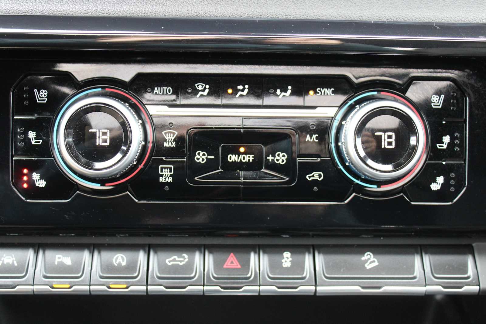 Certified 2024 GMC Sierra 1500 AT4 w/ Technology Package image 20