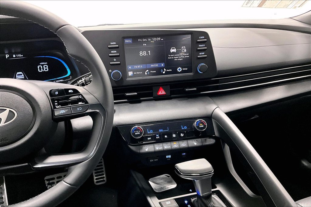 New 2026 Hyundai Elantra SEL Sport FWD image 17