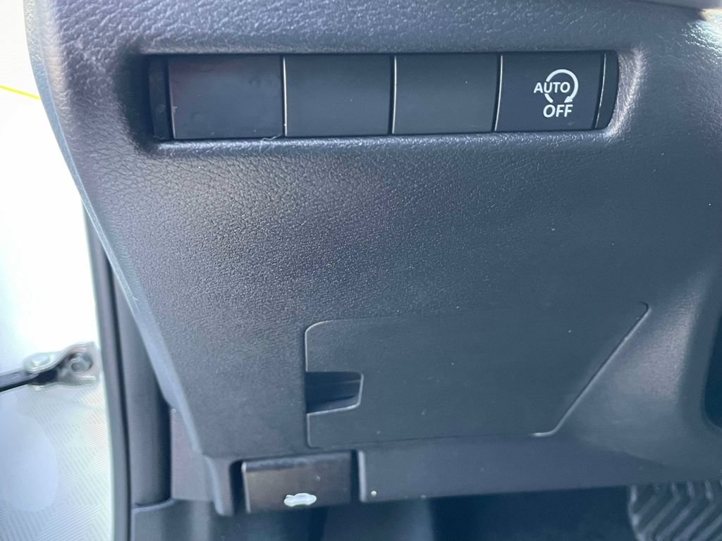 Used 2026 Nissan Kicks SV FWD image 18