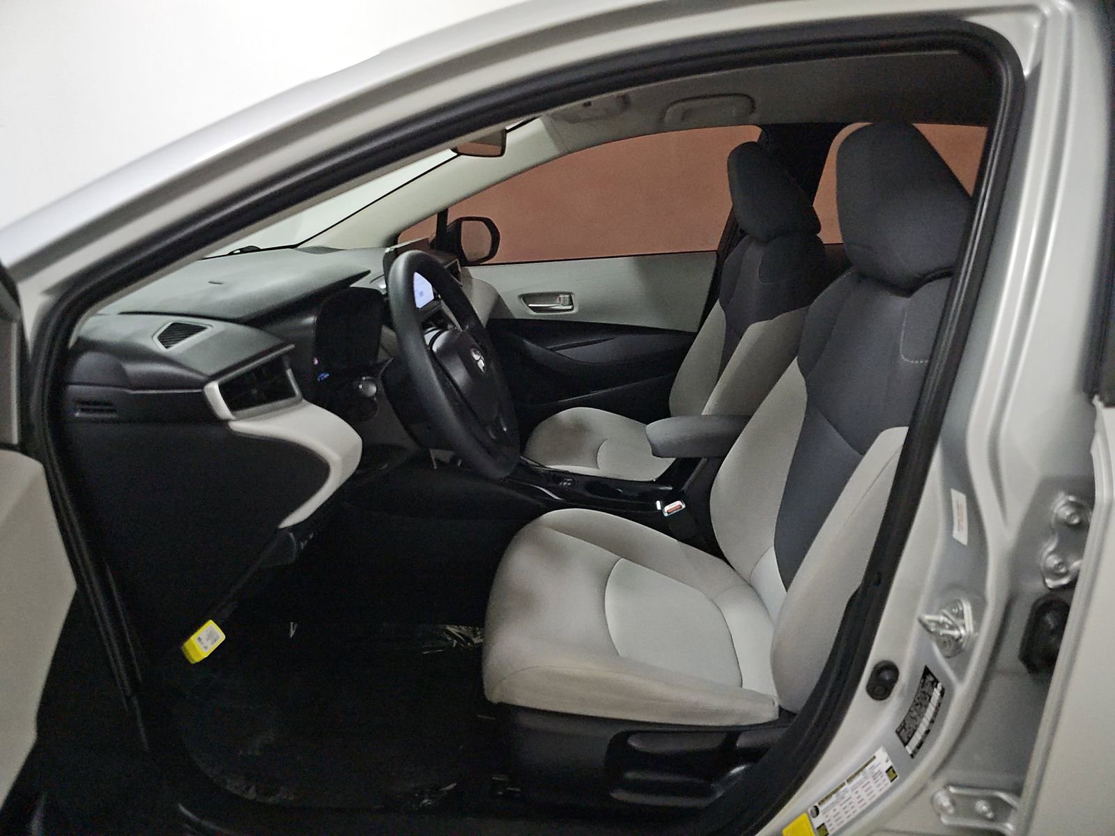 Used 2021 Toyota Corolla L FWD image 10