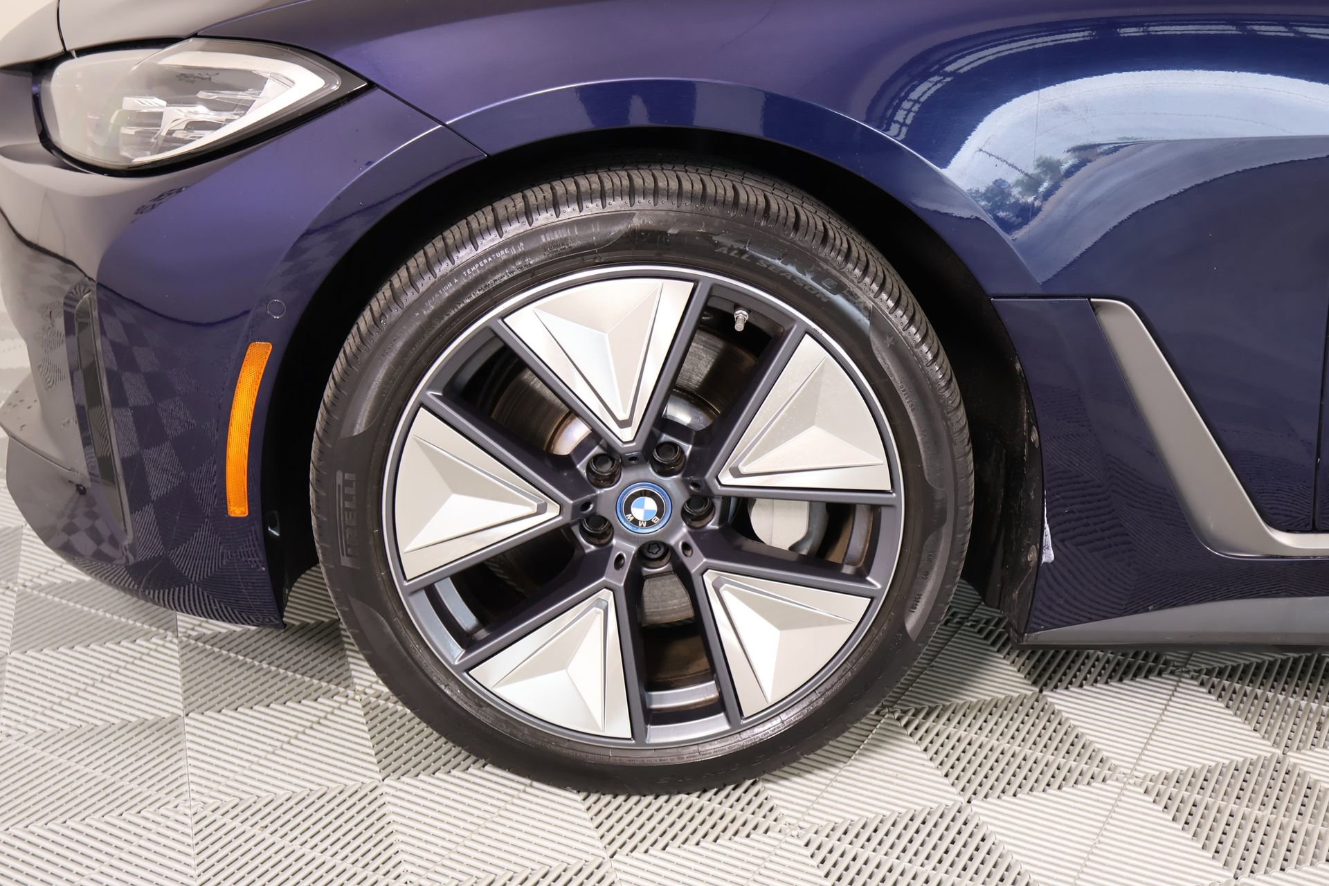 Used 2023 BMW i4 eDrive35 w/ Premium Package RWD image 19