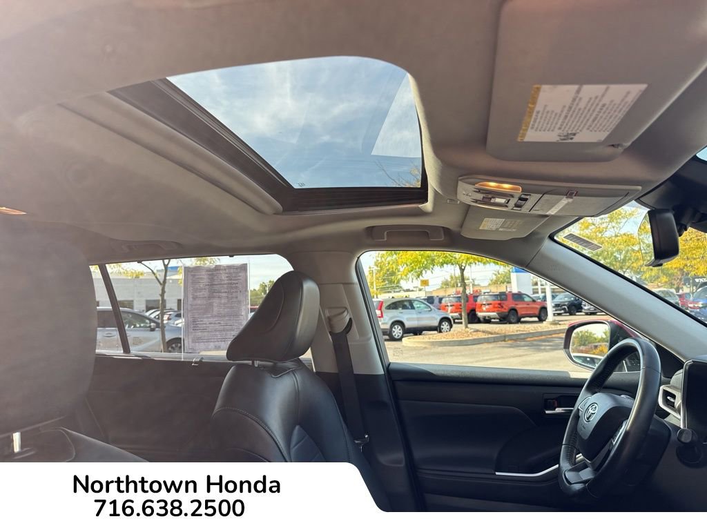 Used 2022 Toyota Highlander XLE image 17