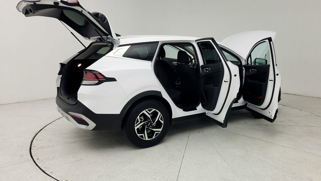 Used 2025 Kia Sportage LX FWD image 13