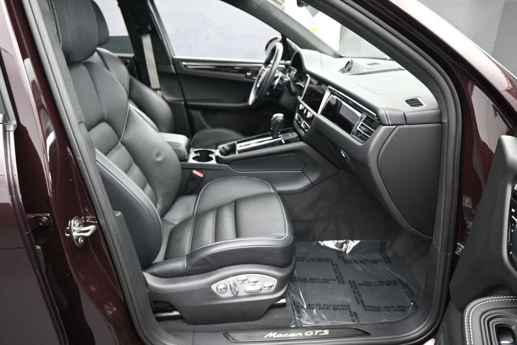 Used 2025 Porsche Macan GTS AWD/4WD image 47