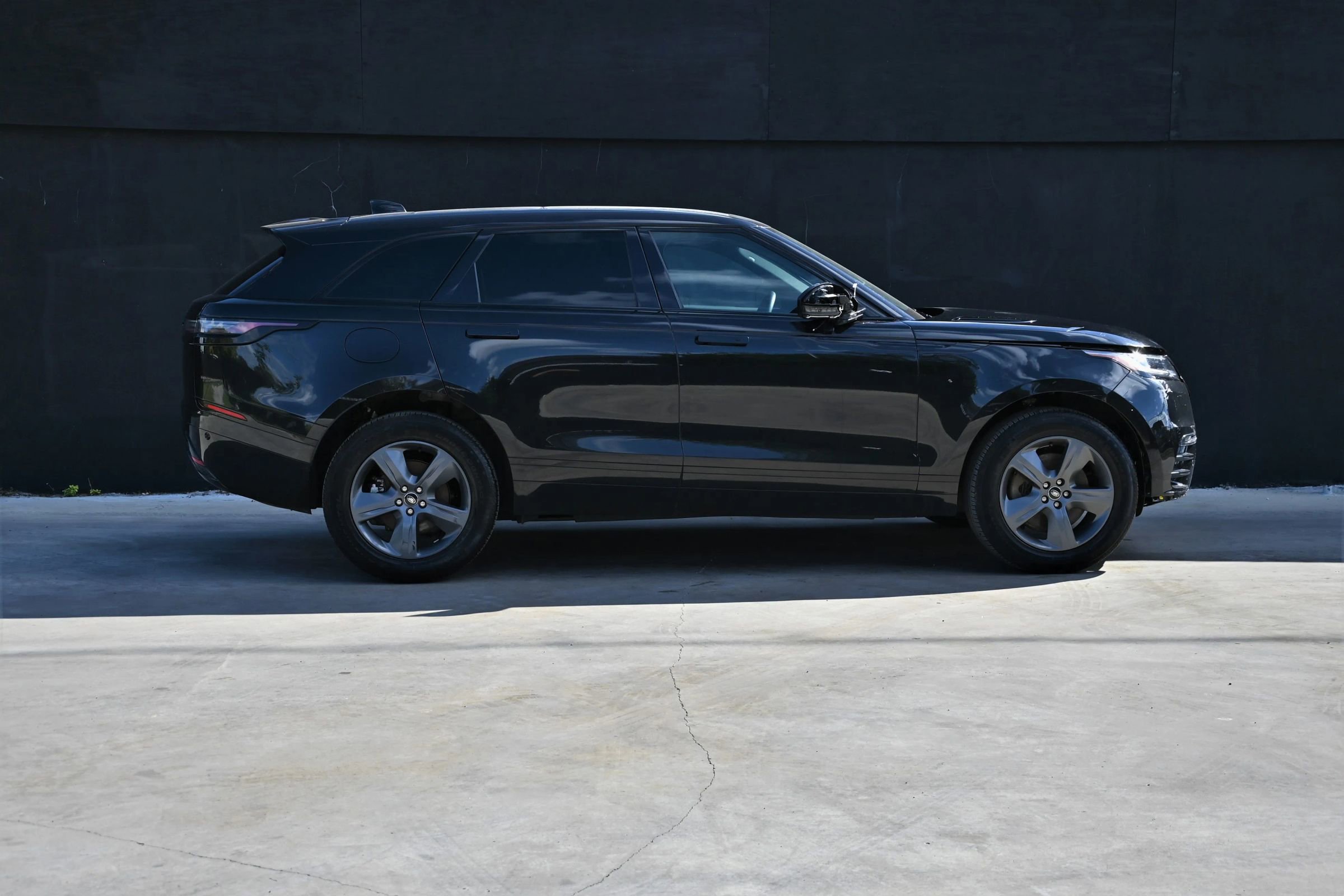 Used 2025 Land Rover Range Rover Velar Dynamic SE image 6