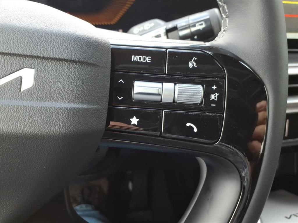 New 2026 Kia Sorento LX FWD image 24