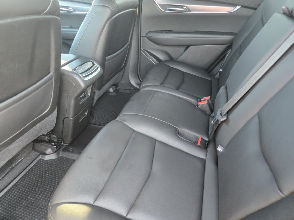 Certified 2024 Cadillac XT6 Luxury w/ LPO, Floor Liner Package AWD/4WD image 17