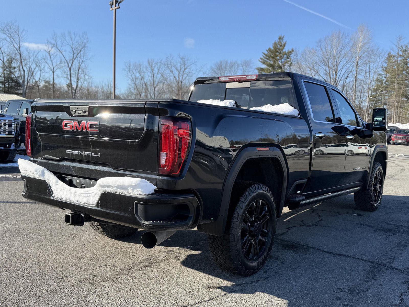 Used 2023 GMC Sierra 3500 Denali w/ Denali Black Diamond Edition image 5