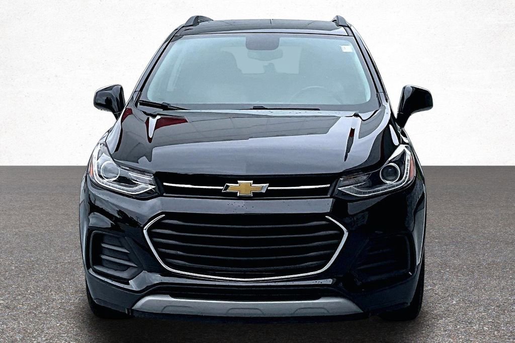 Used 2020 Chevrolet Trax LT w/ LT Convenience Package FWD image 3