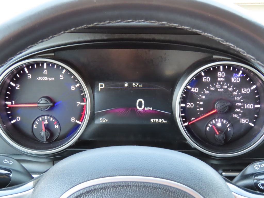 Used 2023 Kia Carnival LX FWD image 17