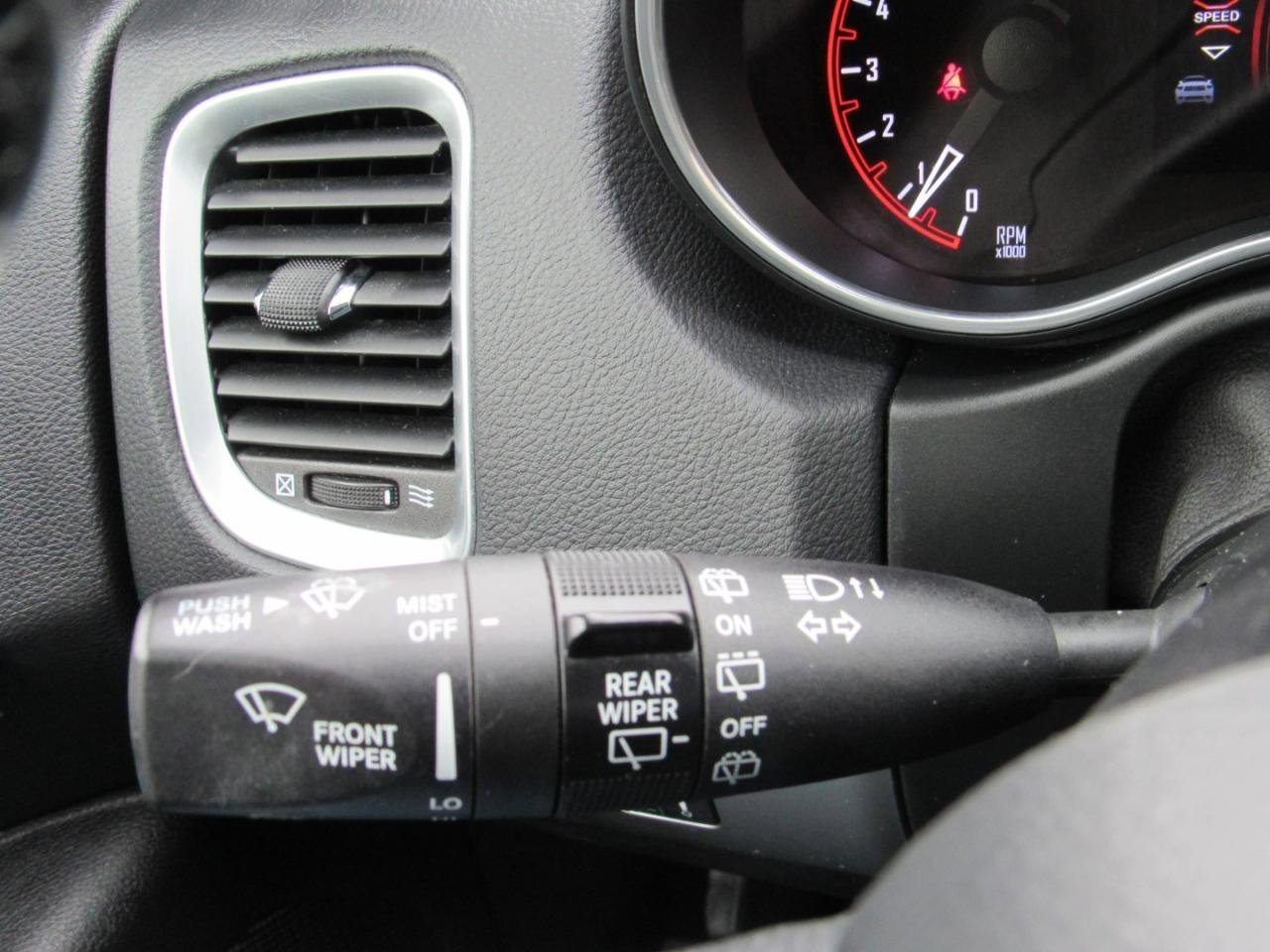 Used 2020 Dodge Durango SXT image 22