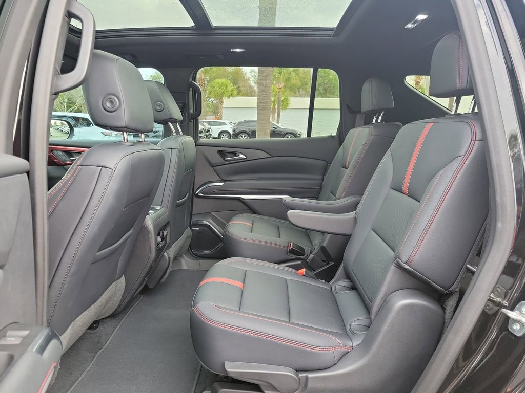 Used 2024 Chevrolet Traverse RS image 17