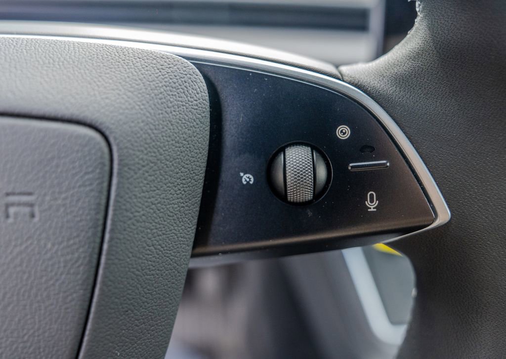 Used 2026 Tesla Model Y Long Range image 7