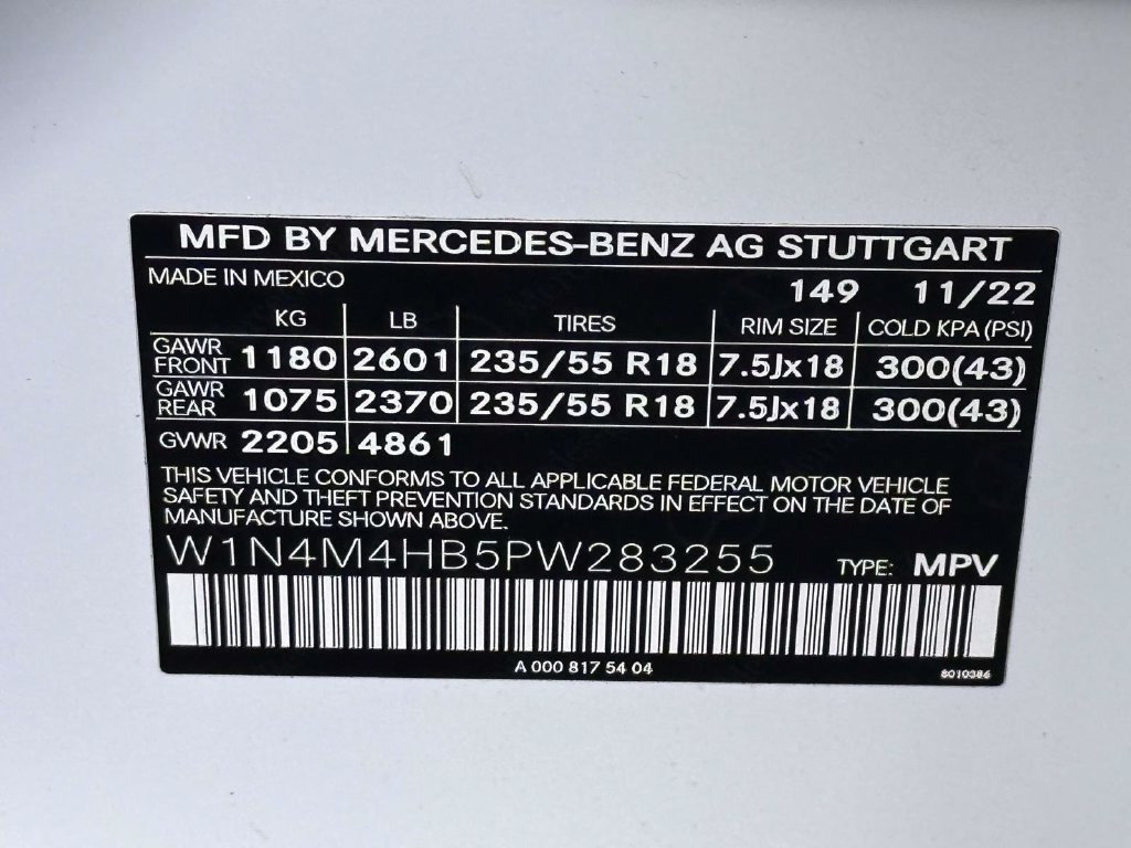 Used 2023 Mercedes-Benz GLB 250 4MATIC image 35
