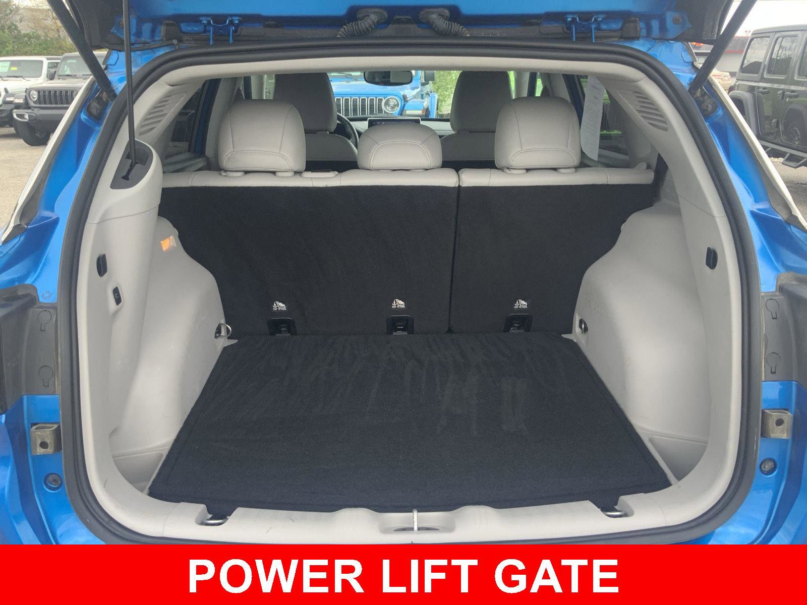 Used 2022 Jeep Compass Limited w/ Elite Group image 11