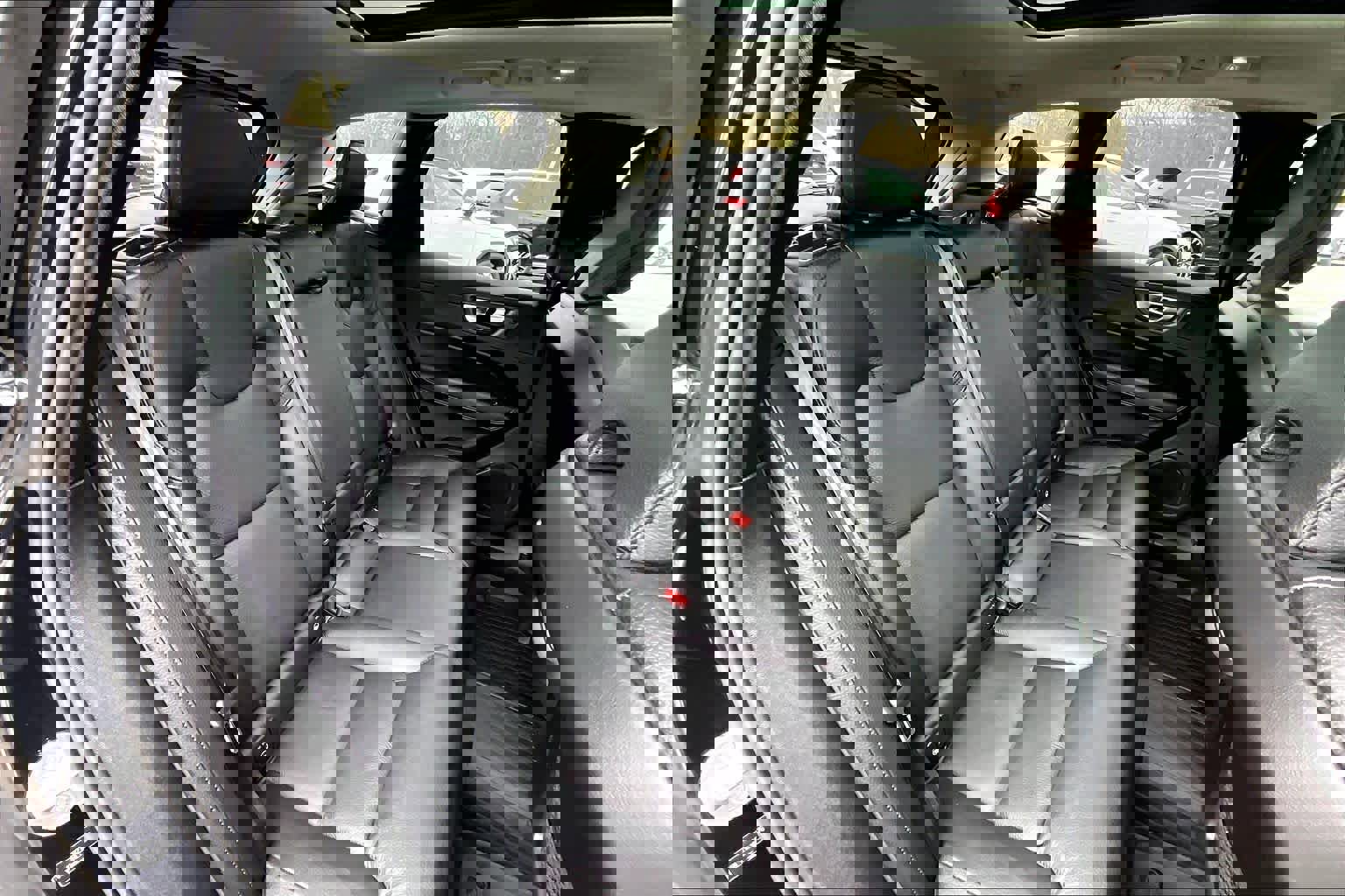 Certified 2024 Volvo XC60 B5 Plus w/ Climate Package image 19