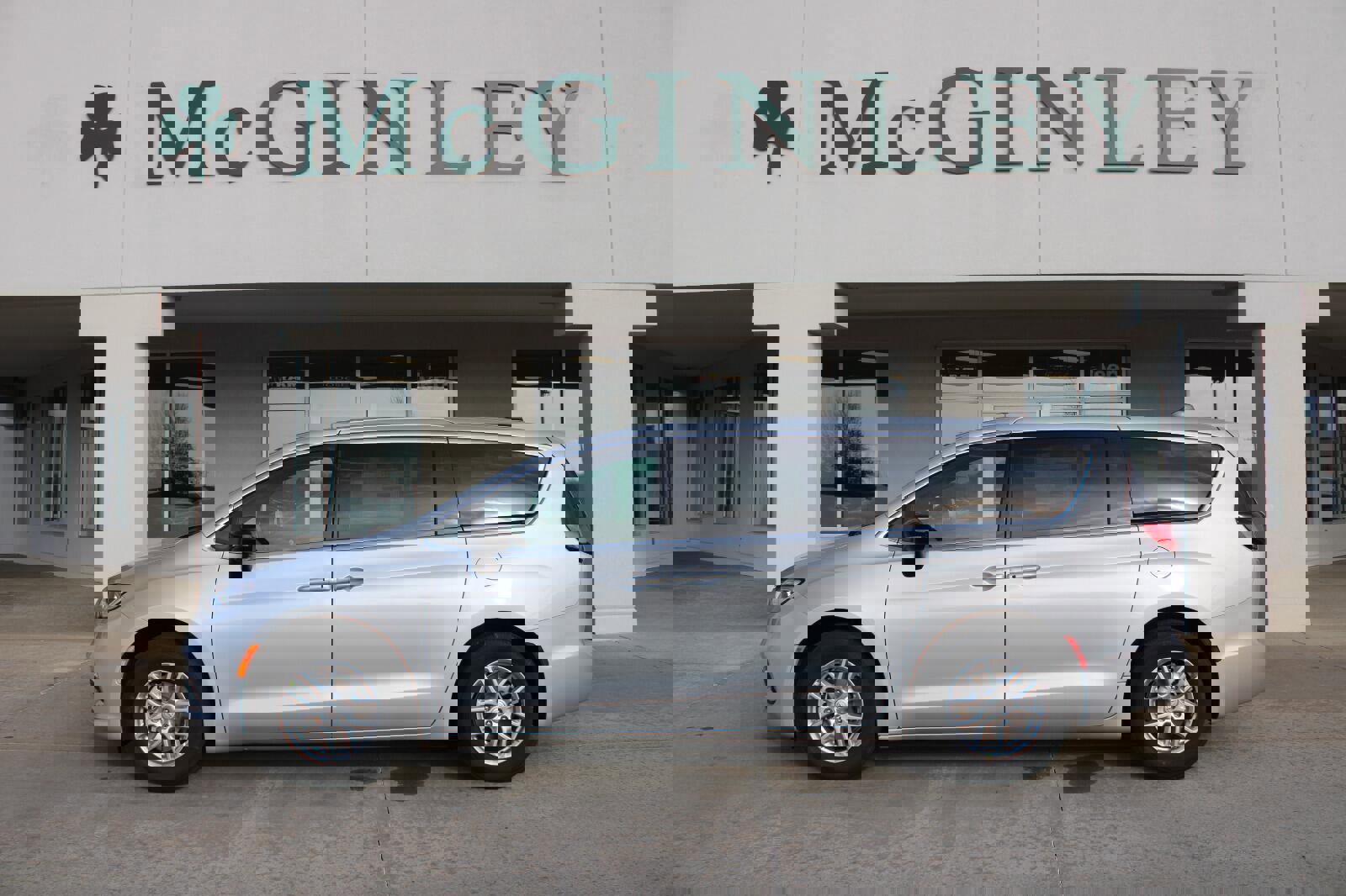 New 2026 Chrysler Pacifica Select image 1