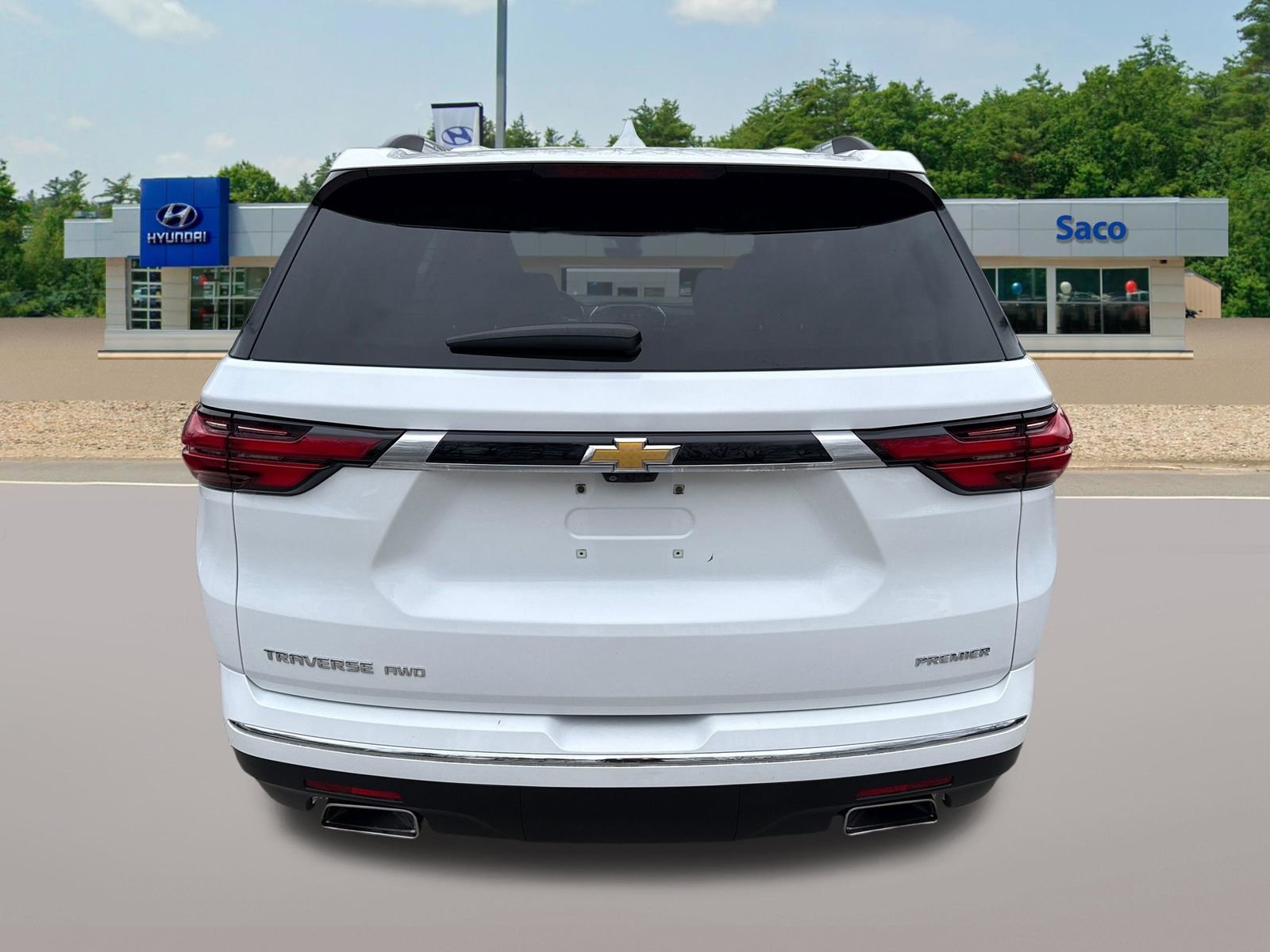 Used 2023 Chevrolet Traverse Premier AWD/4WD image 4