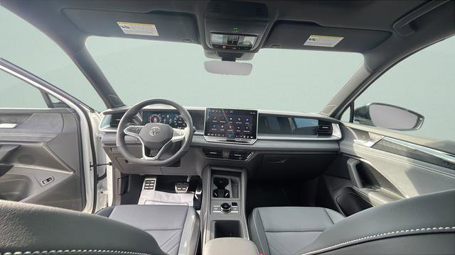 New 2026 Volkswagen Tiguan SE R-Line AWD/4WD image 24