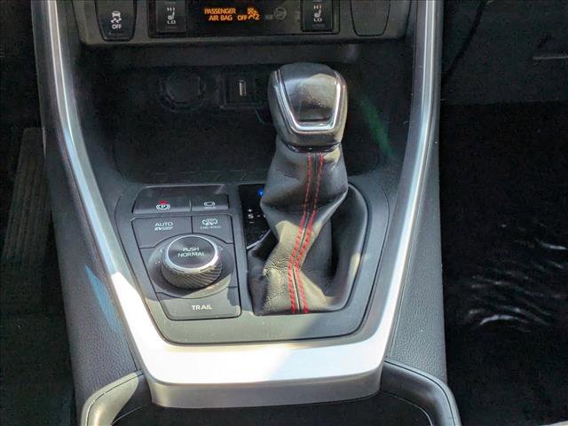 Used 2021 Toyota RAV4 SE w/ Weather & Moonroof Package image 16