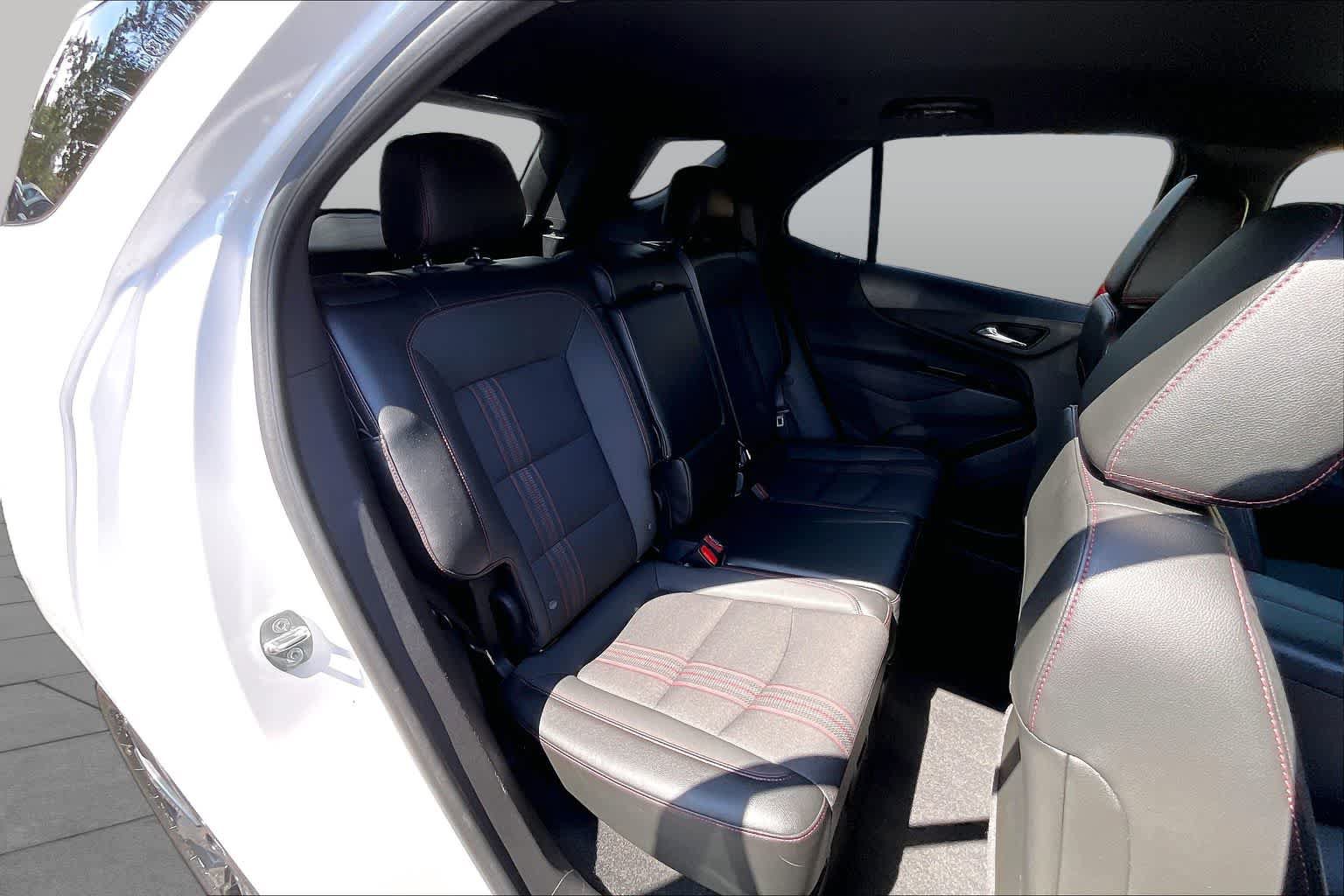 Used 2023 Chevrolet Equinox RS FWD image 26