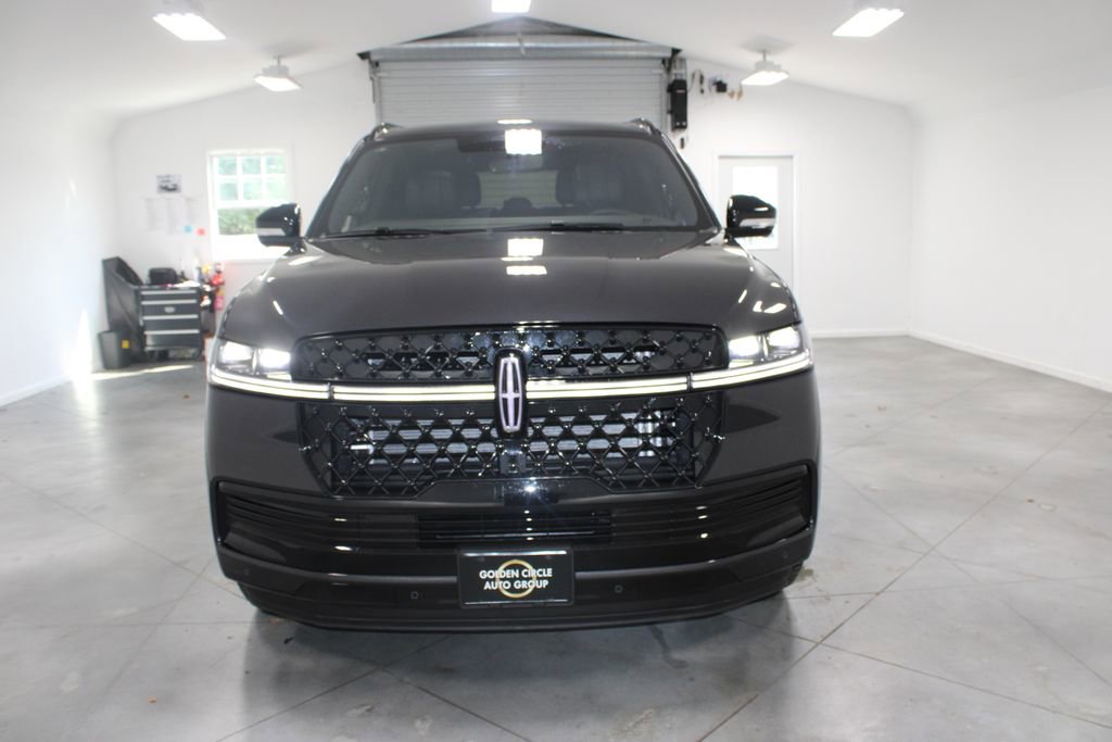 New 2025 Lincoln Navigator Reserve w/ Jet Appearance Package image 2