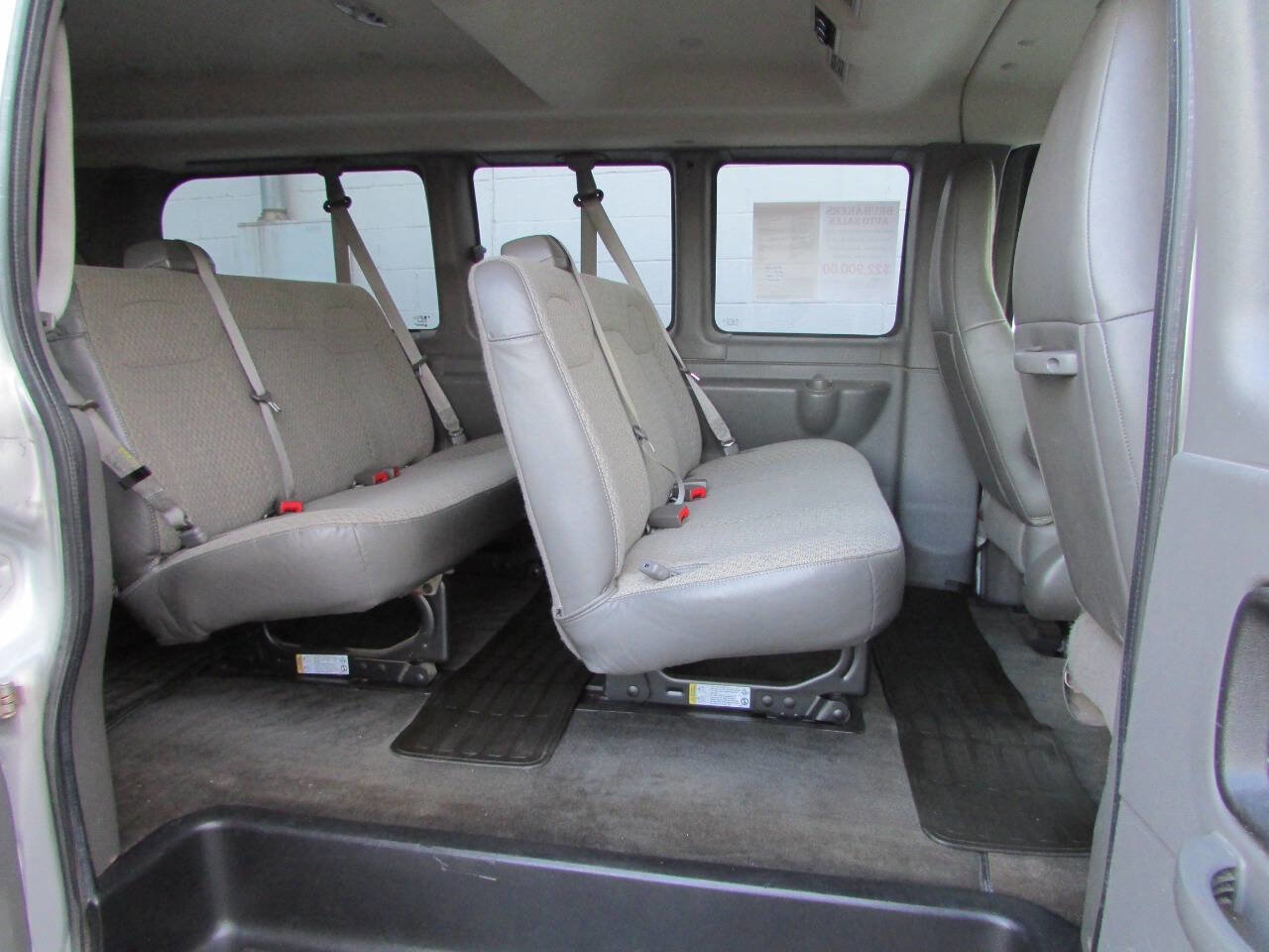 Used 2016 Chevrolet Express 2500 LS RWD image 5
