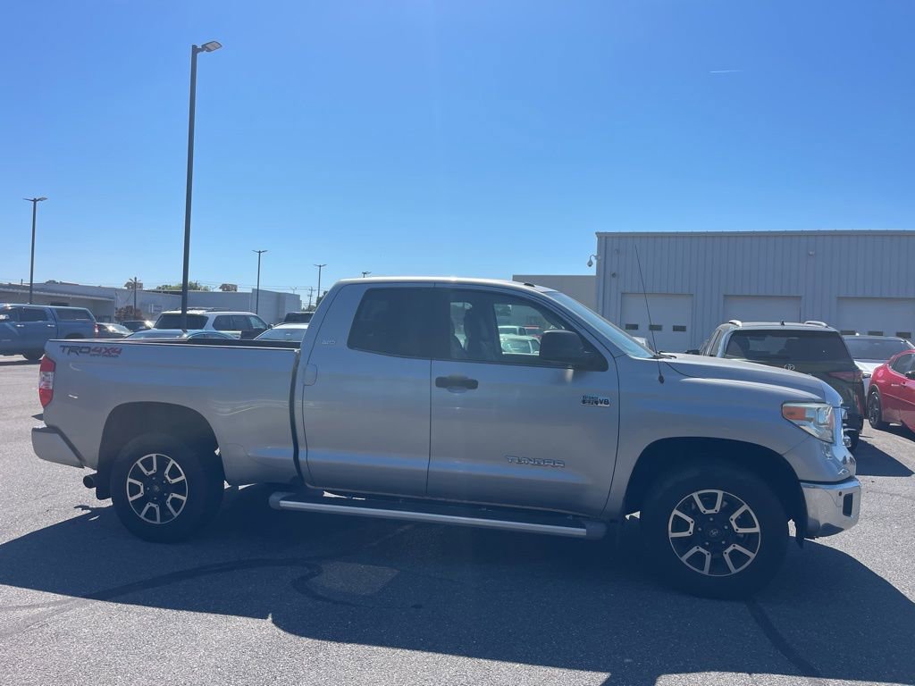 Used 2016 Toyota Tundra SR5 w/ TRD Off Road Package AWD/4WD image 6