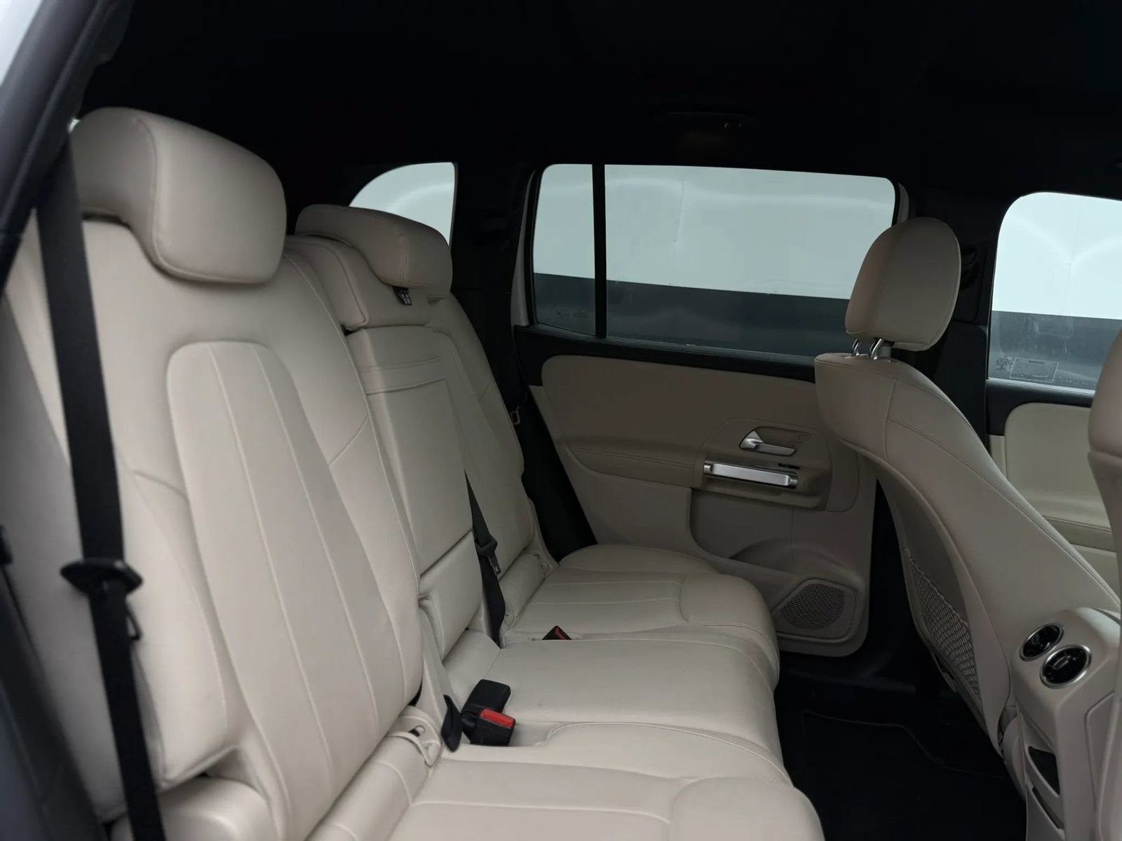 Used 2022 Mercedes-Benz GLB 250 4MATIC image 26