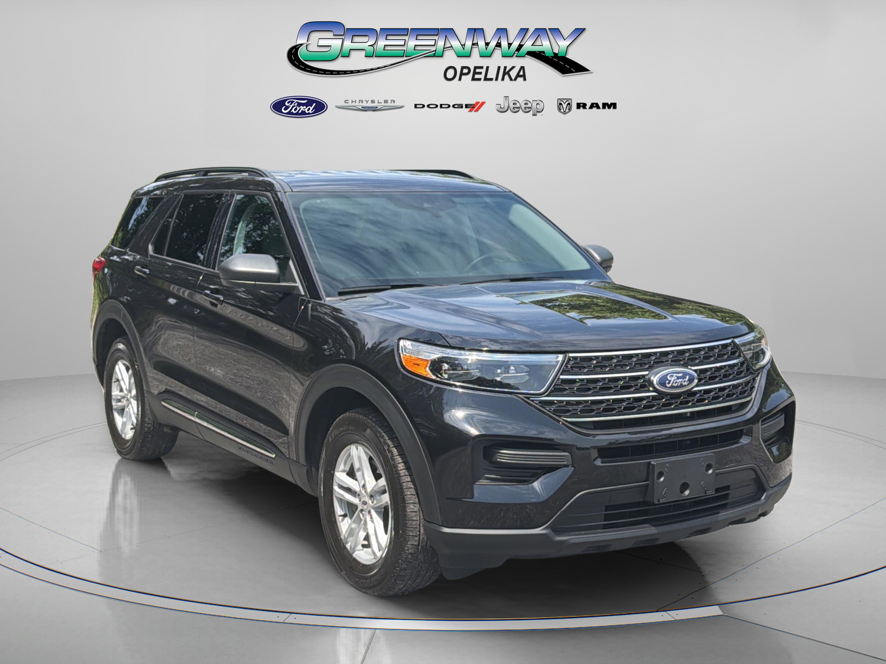 Used 2024 Ford Explorer XLT AWD/4WD image 1