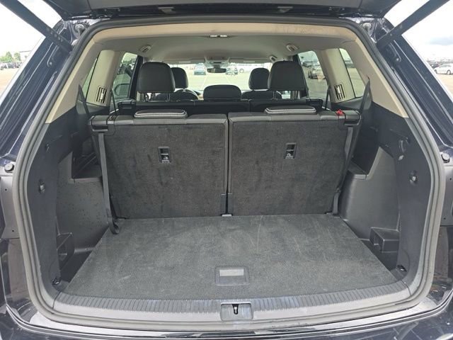 Used 2025 Volkswagen Atlas SE AWD/4WD image 17