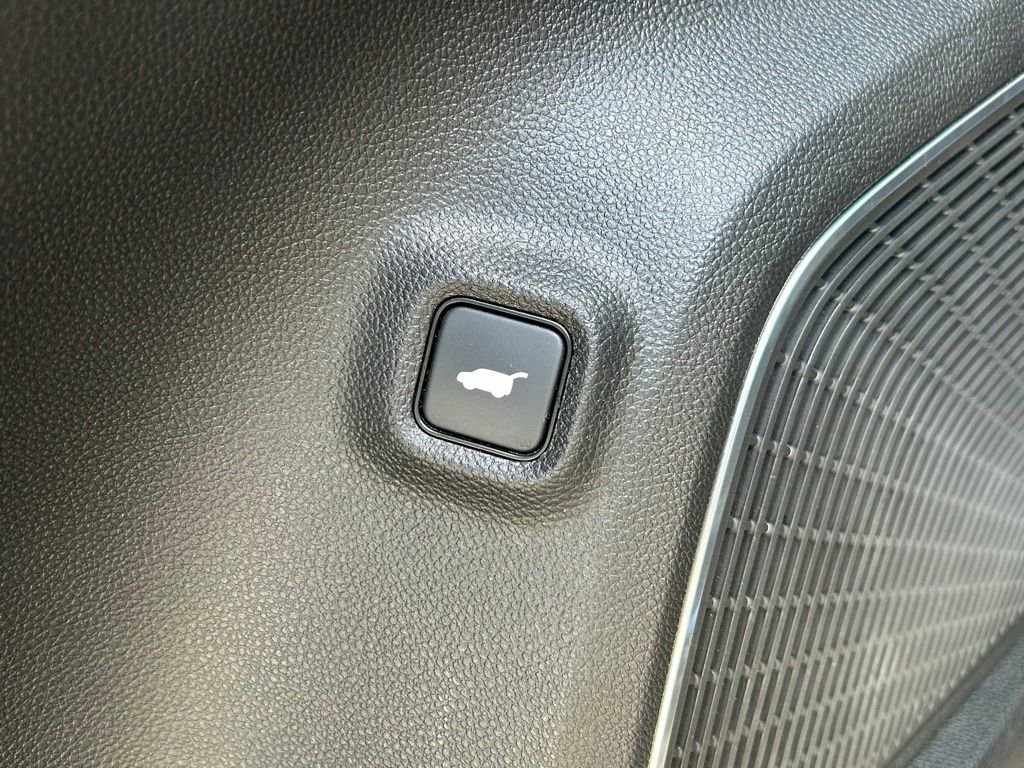 Used 2023 Acura MDX SH-AWD image 30