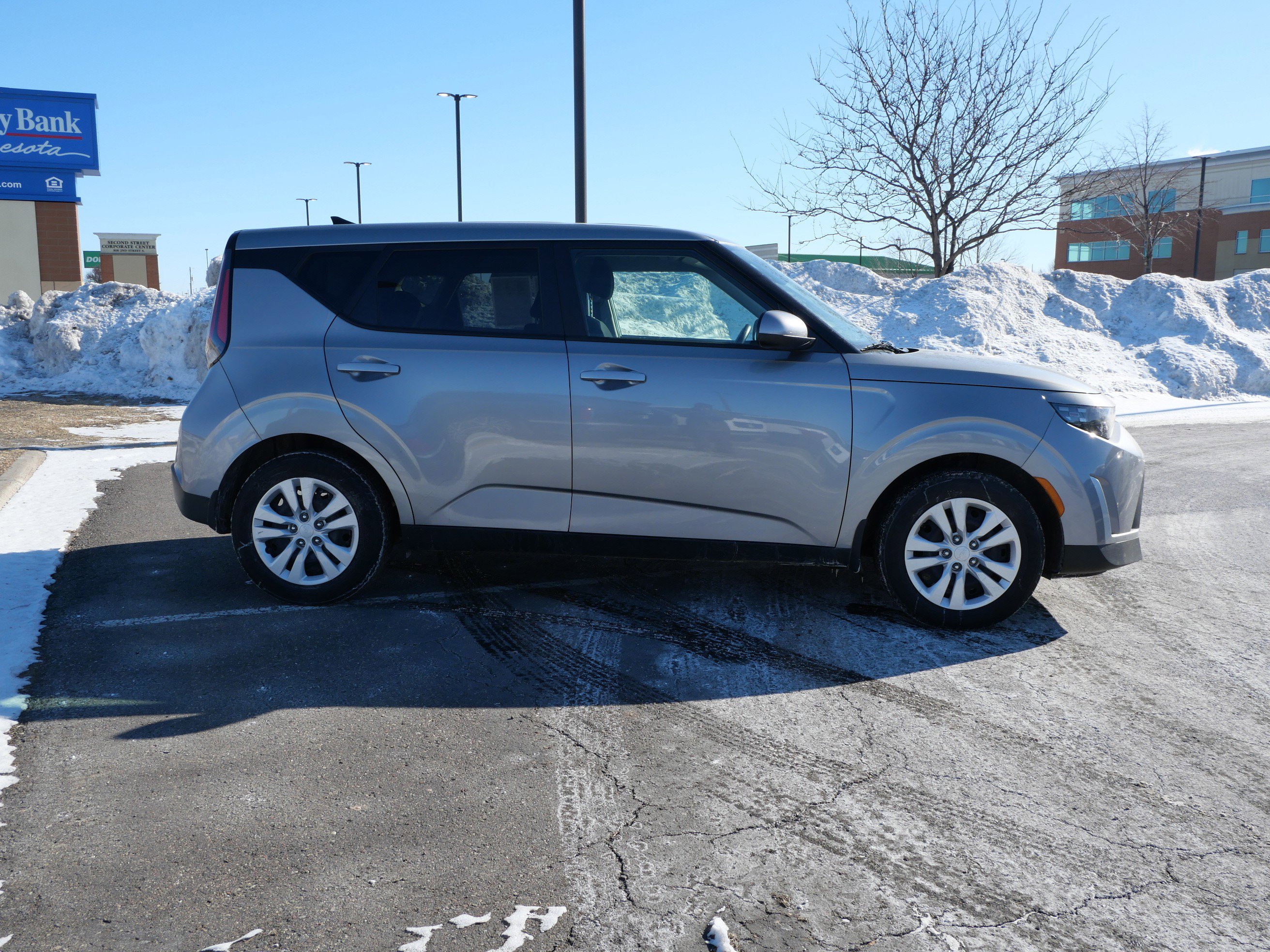 Used 2023 Kia Soul LX image 6