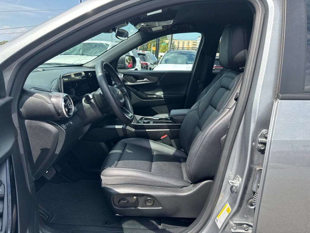 Used 2026 Chevrolet Equinox LT w/ Convenience Package II AWD/4WD image 11