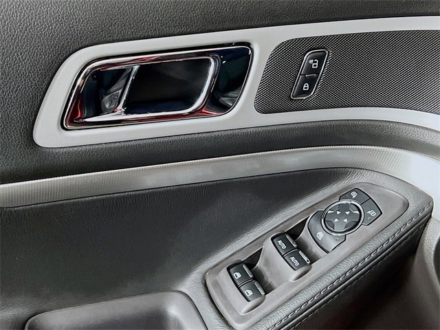 Used 2014 Ford Explorer XLT image 9