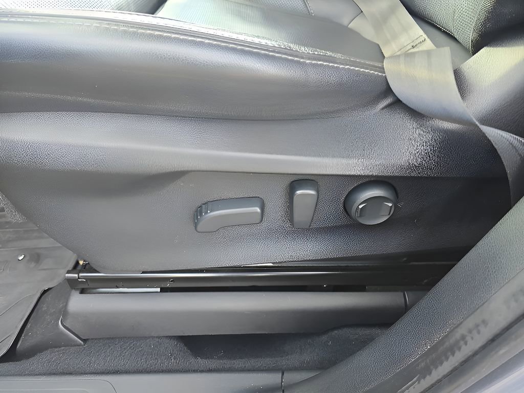 Used 2022 Subaru Ascent Touring image 16