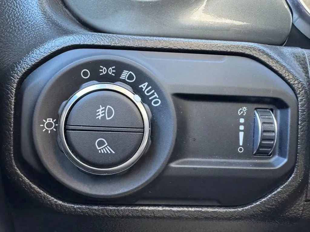 Used 2023 Jeep Gladiator Overland image 21