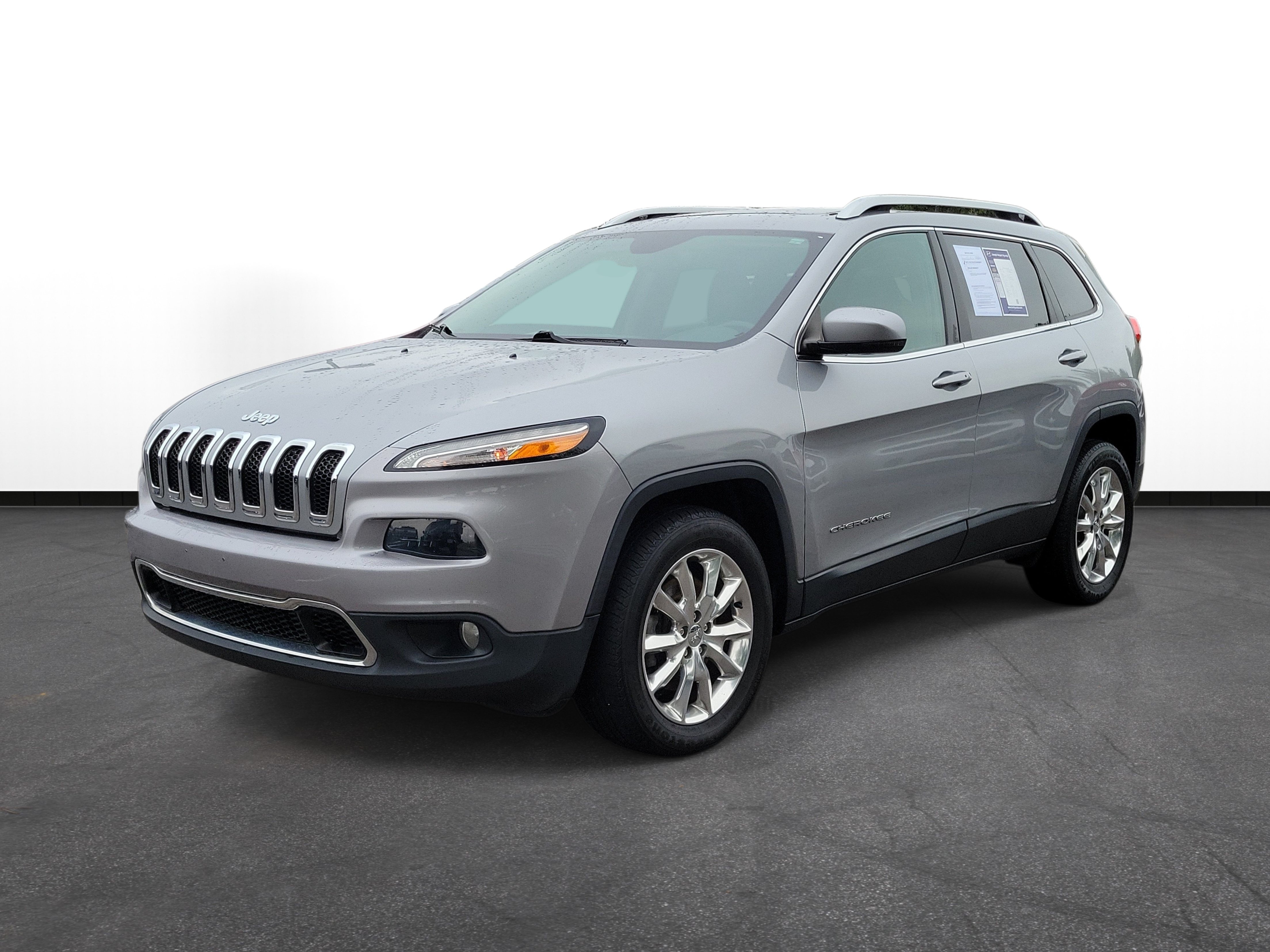 Used 2017 Jeep Cherokee Limited AWD/4WD image 2