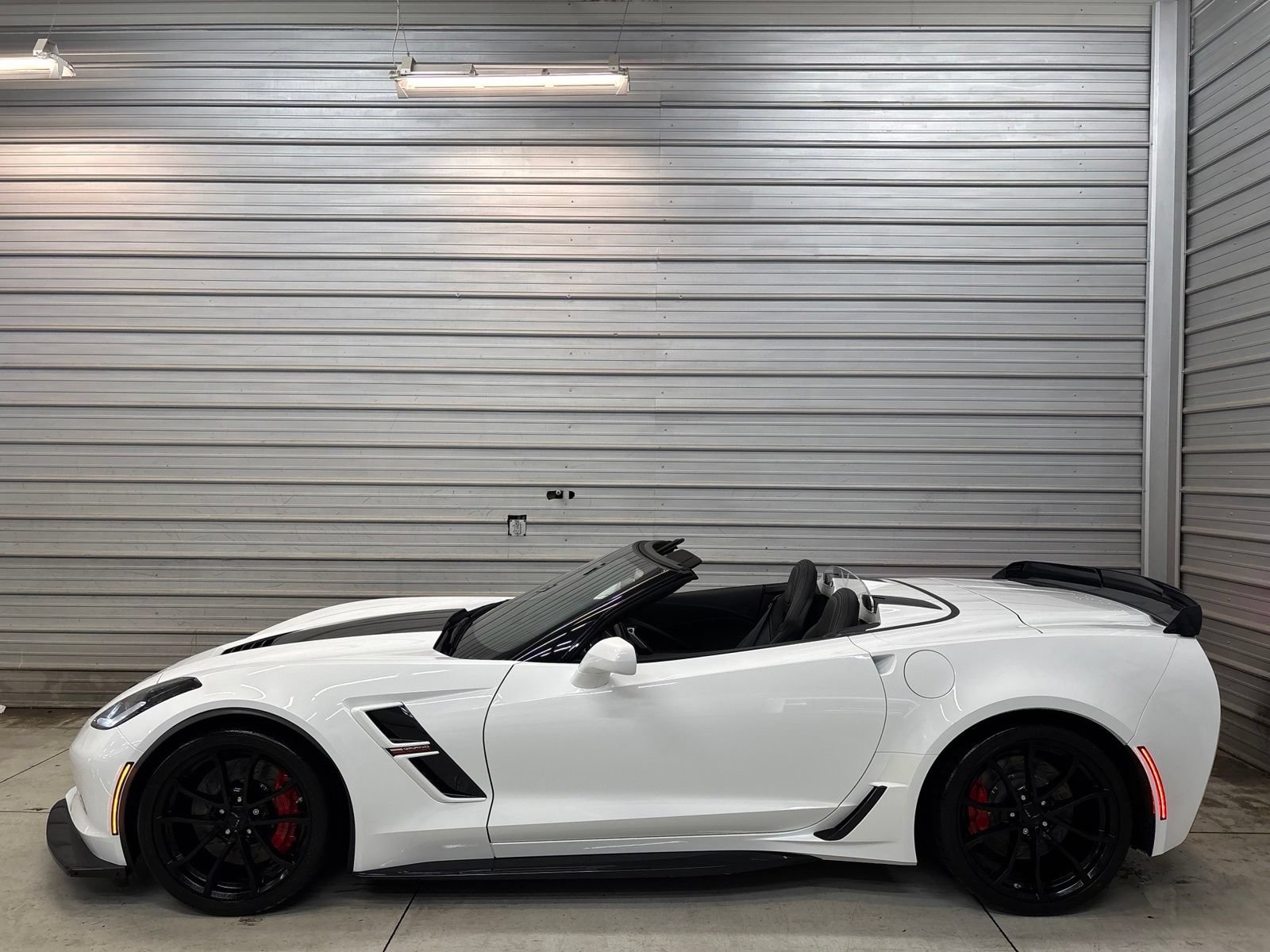 Used 2019 Chevrolet Corvette Grand Sport w/ Carbon Flash Badge Package RWD image 9