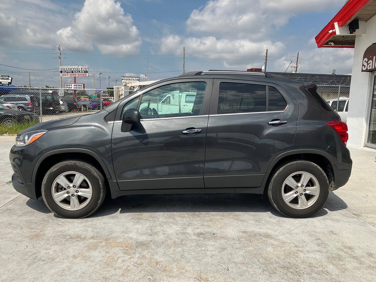 Used 2017 Chevrolet Trax LT w/ LT Convenience Package AWD/4WD image 8