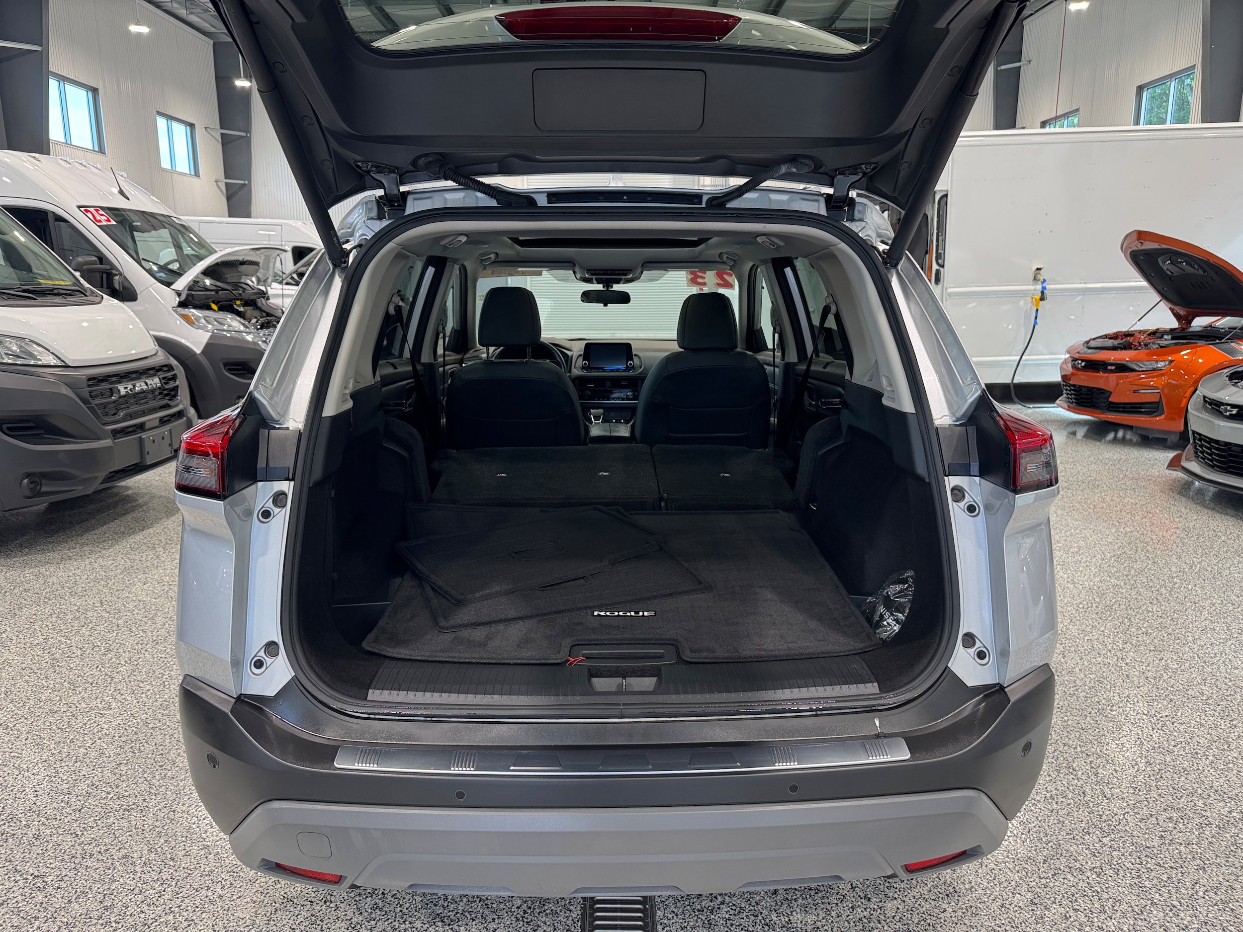Certified 2023 Nissan Rogue SV w/ SV Premium B Package AWD/4WD image 9