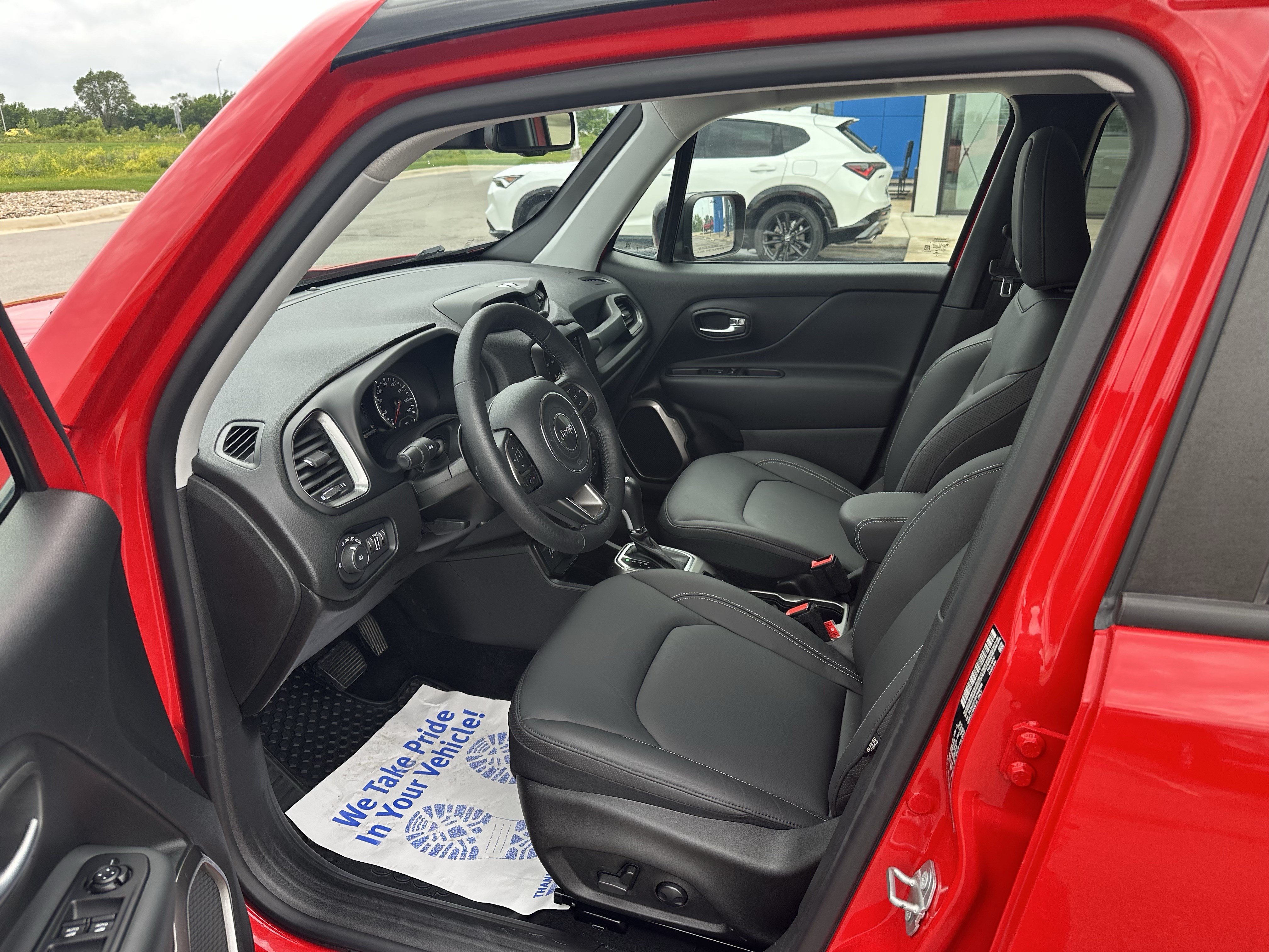 Used 2022 Jeep Renegade Limited AWD/4WD image 9