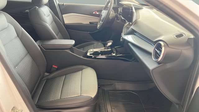 New 2026 Chevrolet Trax LT w/ Driver Confidence Package FWD image 19