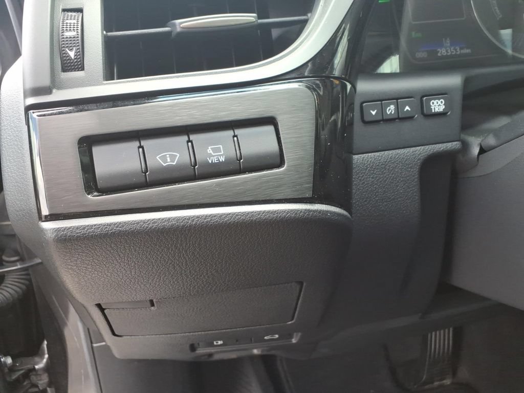 Used 2022 Lexus ES 300h w/ Accessory Package FWD image 17