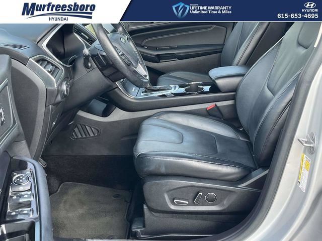Used 2016 Ford Edge Titanium FWD image 13