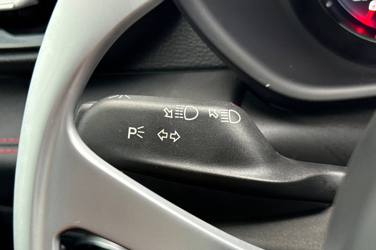 Used 2024 Dodge Hornet R/T w/ R/T Blacktop Package image 31