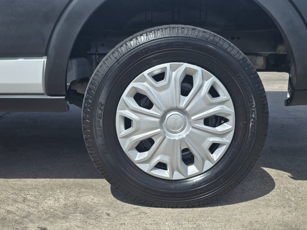 Used 2022 Ford E-Transit Medium Roof RWD image 24